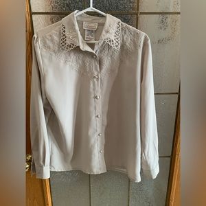 VINTAGE TRADITIONS BLOUSE 20.5” PTP